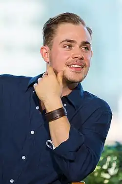 Dacre Montgomery na Comic-Conu v roce 2016
