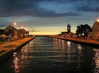 Ústí řeky Wieprzy do Baltu v Darłówku