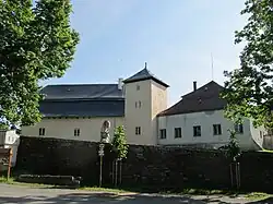 Dešenice - tvrz.JPG