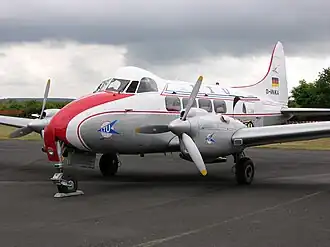 de Havilland Dove (D-INKA) čerstvě zrestaurovaný k 50. výročí založení LTU v roce 2005
