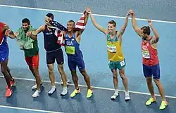 L. Bourrada (první zleva) po běhu na 1500 m, LOH Rio de Janeiro.