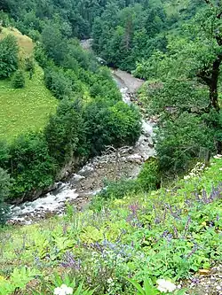 Aksu Deresi u sídla Pinarlar