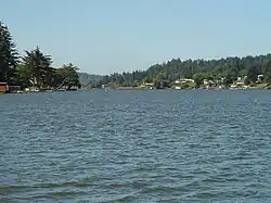 Pohled na jezero z Neotsu