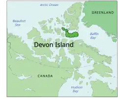 Poloha Devonu mezi Ellesmerovým ostrovem na severu a Baffinovým ostrovem na jihu