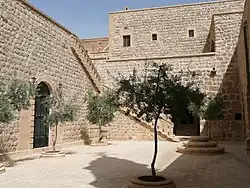 Fotografie z vnitřku kláštera