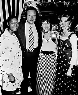 Dionne Warwick, Don Kirschner, Helen Reddy a Olivia Newton-John v r.1974