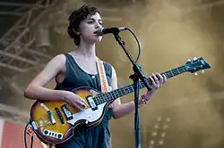 Angel Deradoorian v roce 2008