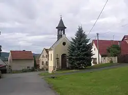 Kaple sv. Anny s barokním křížkem