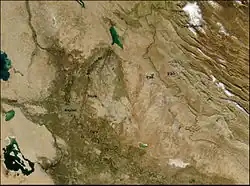 satelitní pohled na údolí řeky