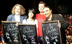 Zleva doprava: Hannes Rossacher, Christina Stürmer, Hannes Eder a Rudi Dolezal v roce 2005