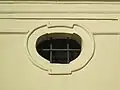 Kaple na návsi - detail okna