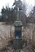 Kříž rodiny Jakšovy poblíž vesnice