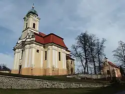 Kostel Všech svatých a pohřební kaple Bukuwků