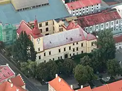 Dobrovice, castle and museum (cropped).jpg