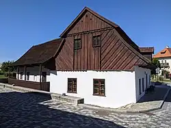 Dobruška - rodný domek F. V. Heka čp. 185 (stav září 2023) (1).jpg