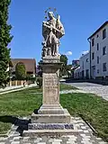 Dobruška - socha sv. Jana Nepomuckého na Poddomí, proti čp. 185 (stav září 2023).jpg