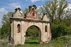 Dolánky 2017-05-13 Brána.jpg