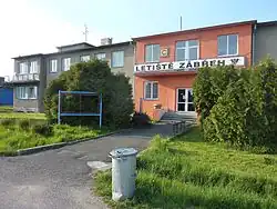 Budova letiště na severním okraji Zábřehu