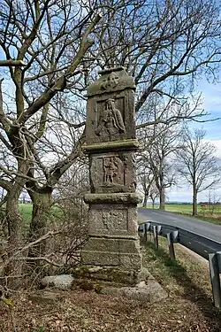 Dolní Dvory boží muka duben 2022 (1).jpg