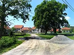 Náves na severu Střemchoví