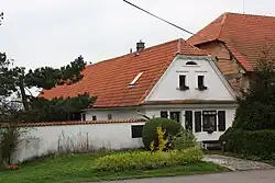 Dolní Nezly, dům číslo 1.jpg