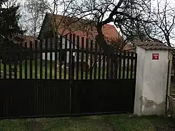 Dolní Nezly, zemědělský dvůr čp.14.jpg