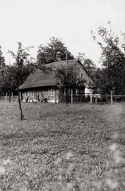 Místní chaloupka v 50. letech 20. století