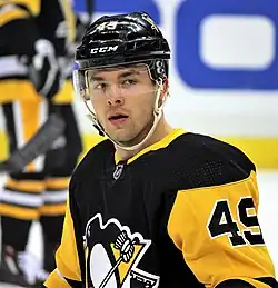 Dominik Simon v dresu Pittsburgh Penguins.