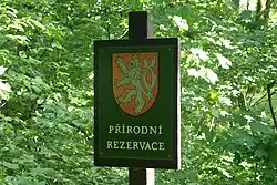 Značka v severozápadní části přírodní rezervace