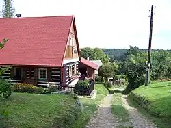 Cesta u stavení č. 24 v Plešivci