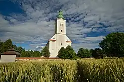 Farní kostel Narození Panny Marie v Dubnici