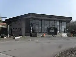 Pohled na hlavní průčelí nádražní budovy