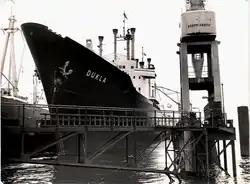 Příď lodě Dukla v suchém doku v Hamburku