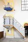 kazatelna v evangelickém kostele ve Dvakačovicích
