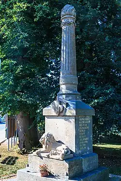 Dvory - pomník padlých