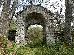 Východní brána v obranné zdi