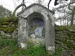 Kaple se zbytky polychromní výzdoby