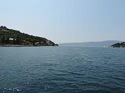 Pohled na Đurići a zdejší moře