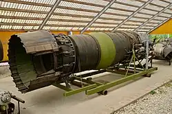 Motor Tumanskij R-15BD-300 vystavený v Estonském leteckém muzeu