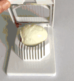 Video použití kráječe vajec