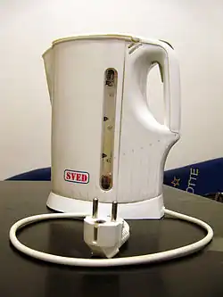 Elektrická varná konvice s vodoznakem