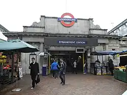 Severní vchod do stanice Embankment