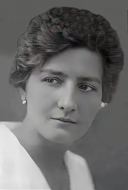 Jeho manželka Emilie Pecháčková v mladém věku