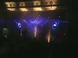 logo Emperor na koncertě v r. 2007