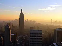 Budova je neodmyslitelnou dominantou Manhattanu.