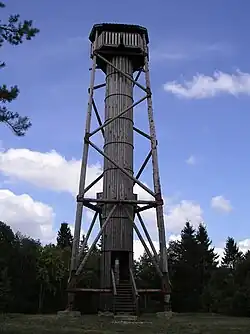 Rozhledna na vrcholu Emumägi