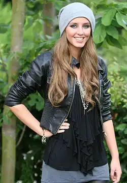 Esmée Dentersová (27. června 2009)