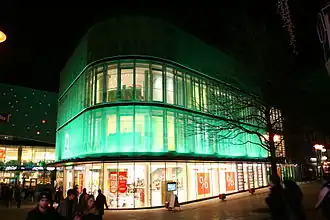 Vlajková loď, prodejna v Essenu