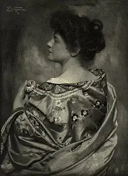 Baroness von P – Kimono, asi 1900