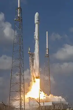 Falcon 9 s prvním stupněm B1024 startuje.